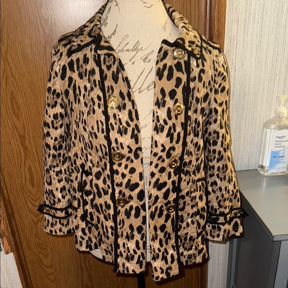 Women’s White Black Jacket - Picture 1 of 3